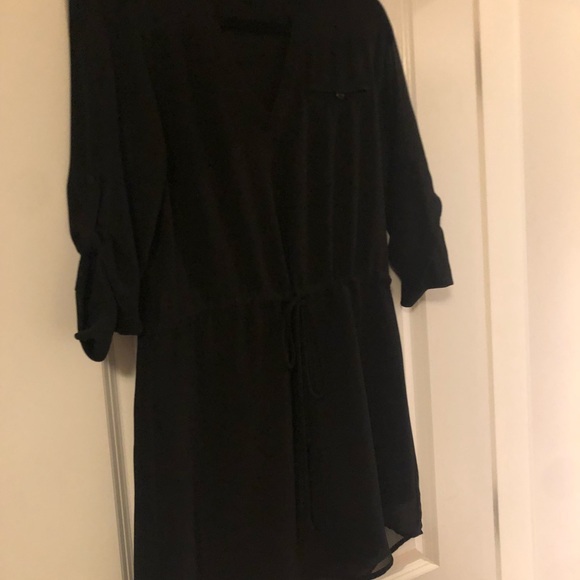 Two Wilfred tie waist tunics from Aritzia - size medium - Picture 4 of 5